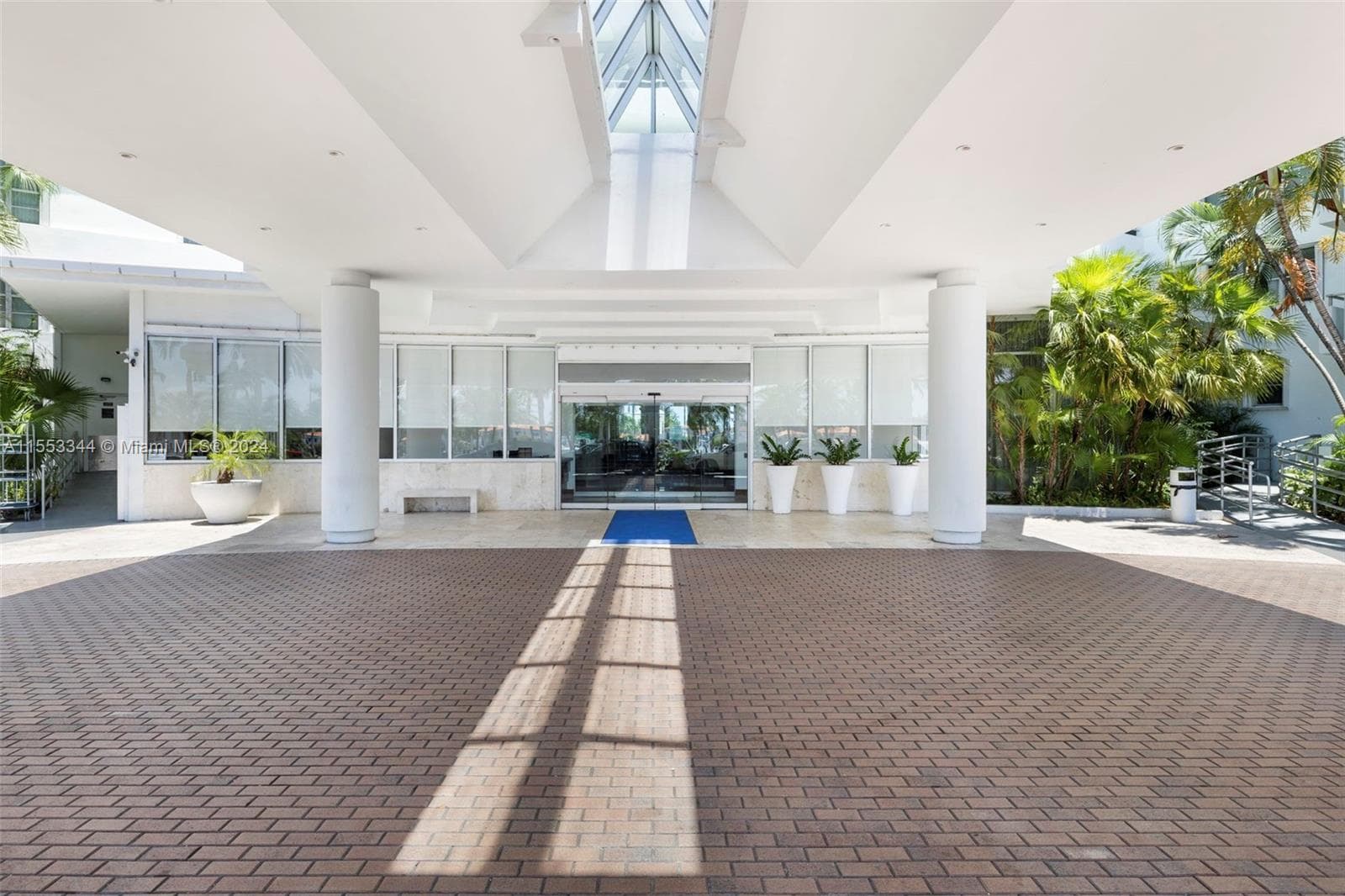 Seacoast 5151 · #1527 in Miami Beach - Photo 63