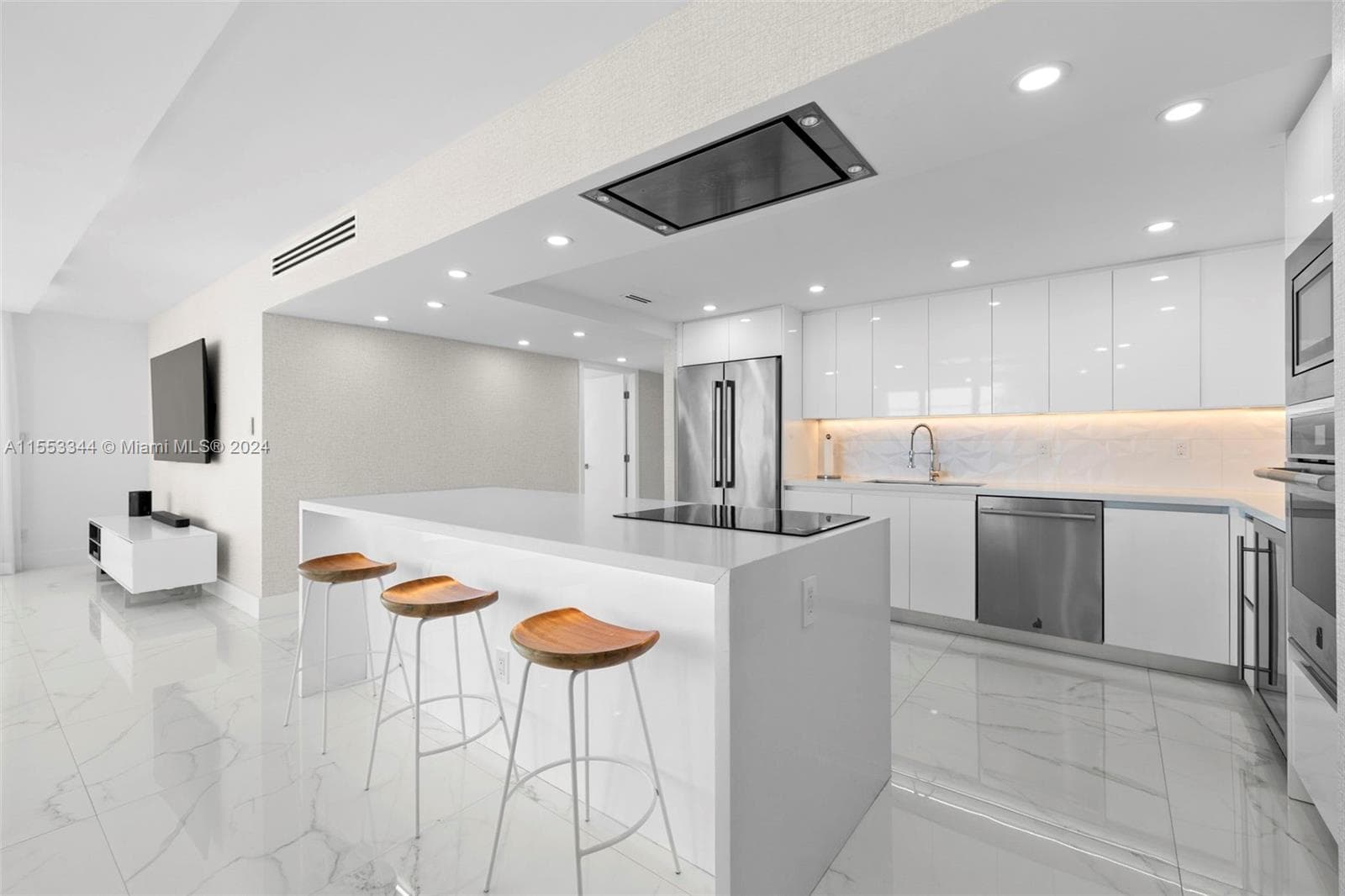 Seacoast 5151 · #1527 in Miami Beach - Photo 11