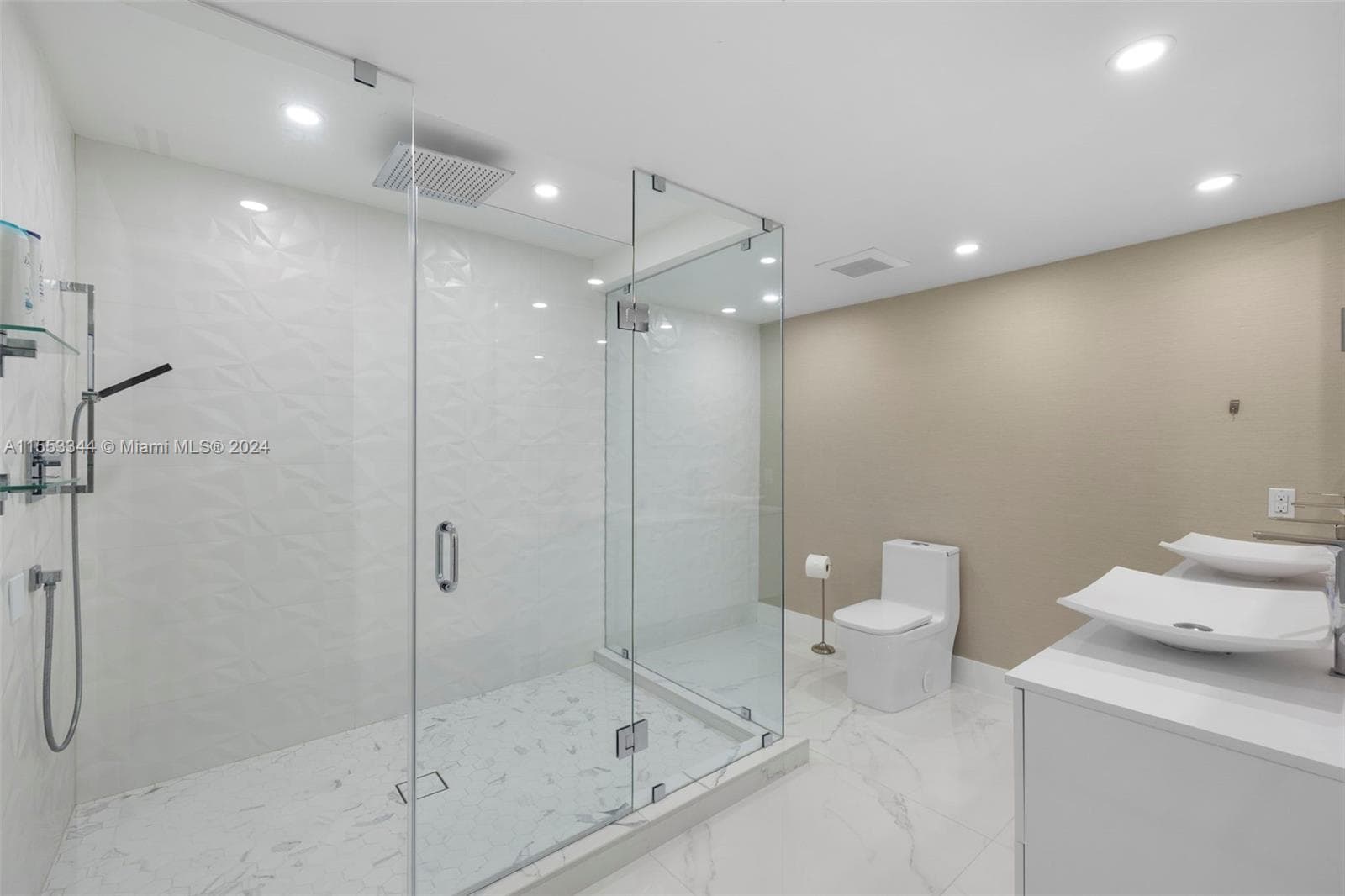 Seacoast 5151 · #1527 in Miami Beach - Photo 40