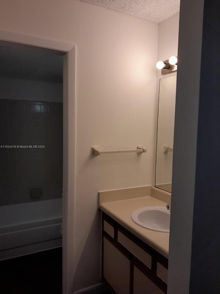 Palm Aire Gardens Condo · #27 in Pompano Beach - Photo 14