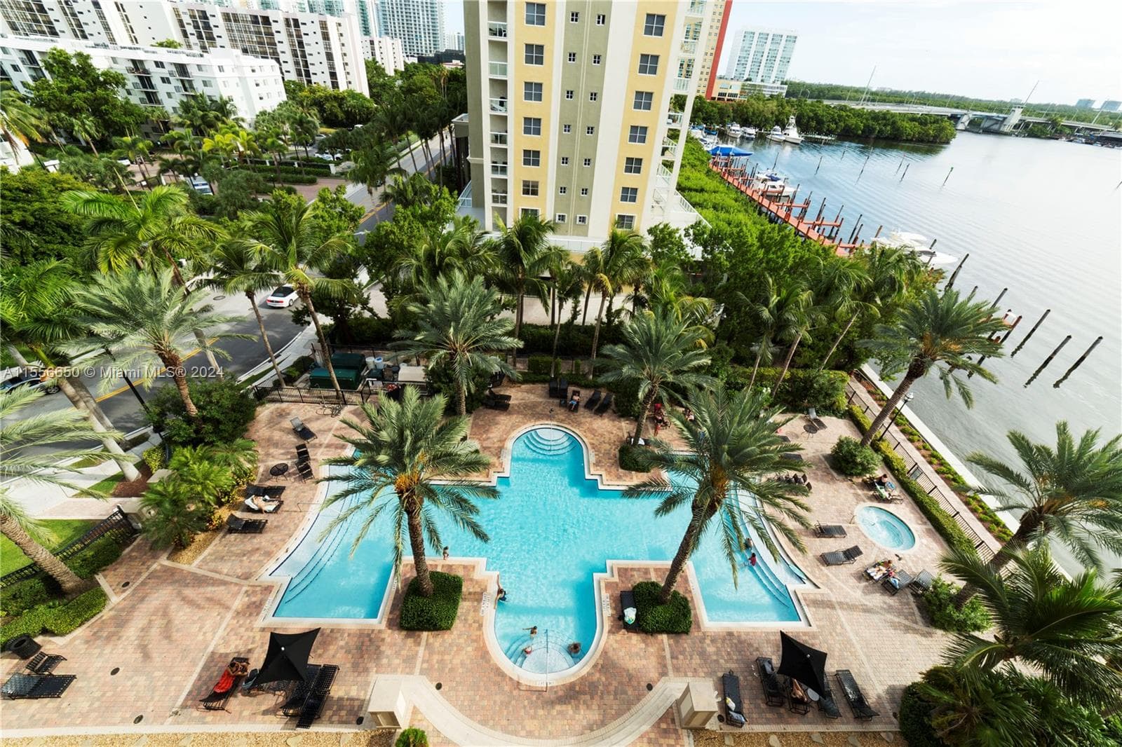 Porto Bellagio · #1402 in Sunny Isles Beach - Photo 14
