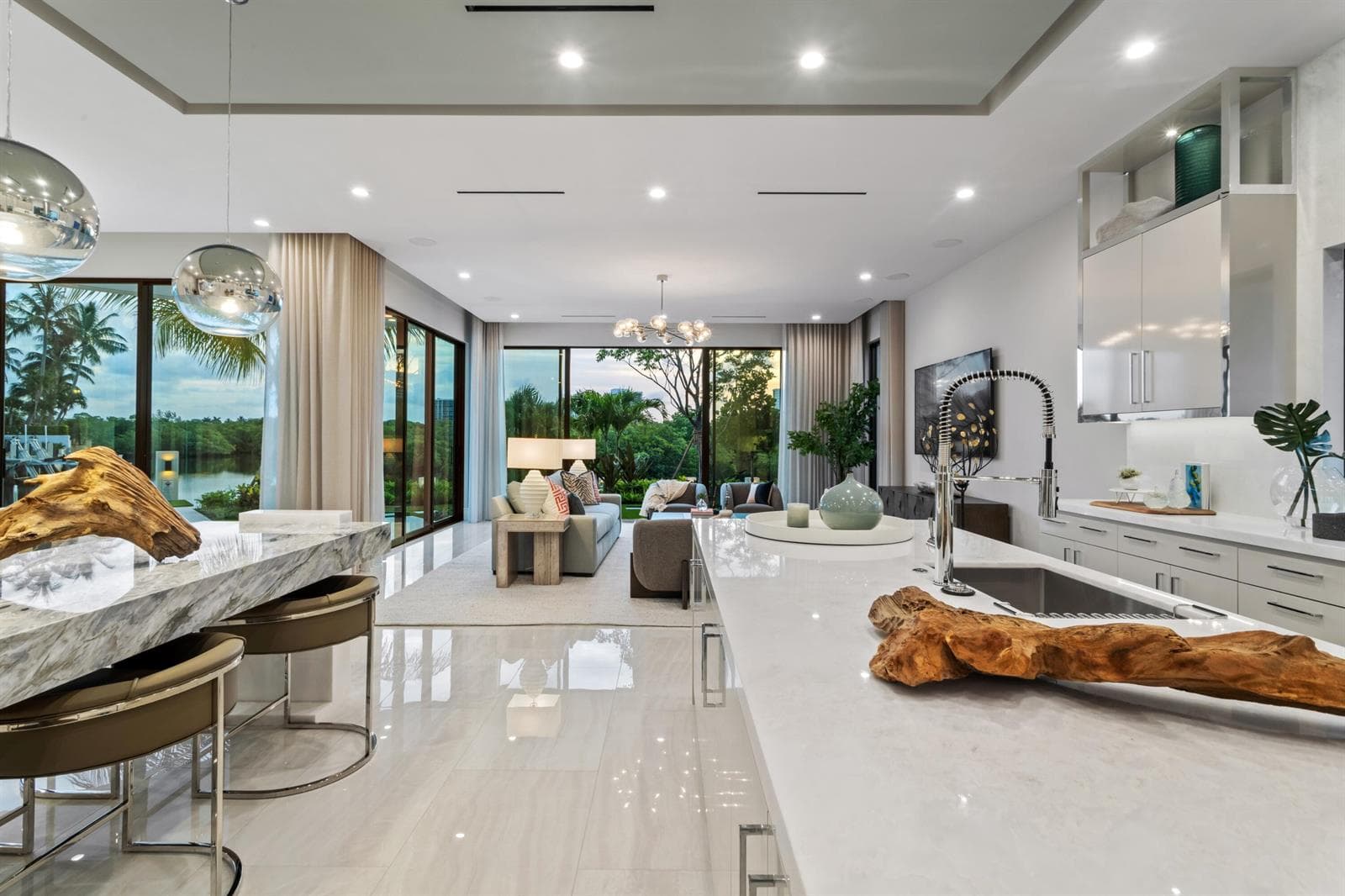mls_KITCHEN_STRAIGHT