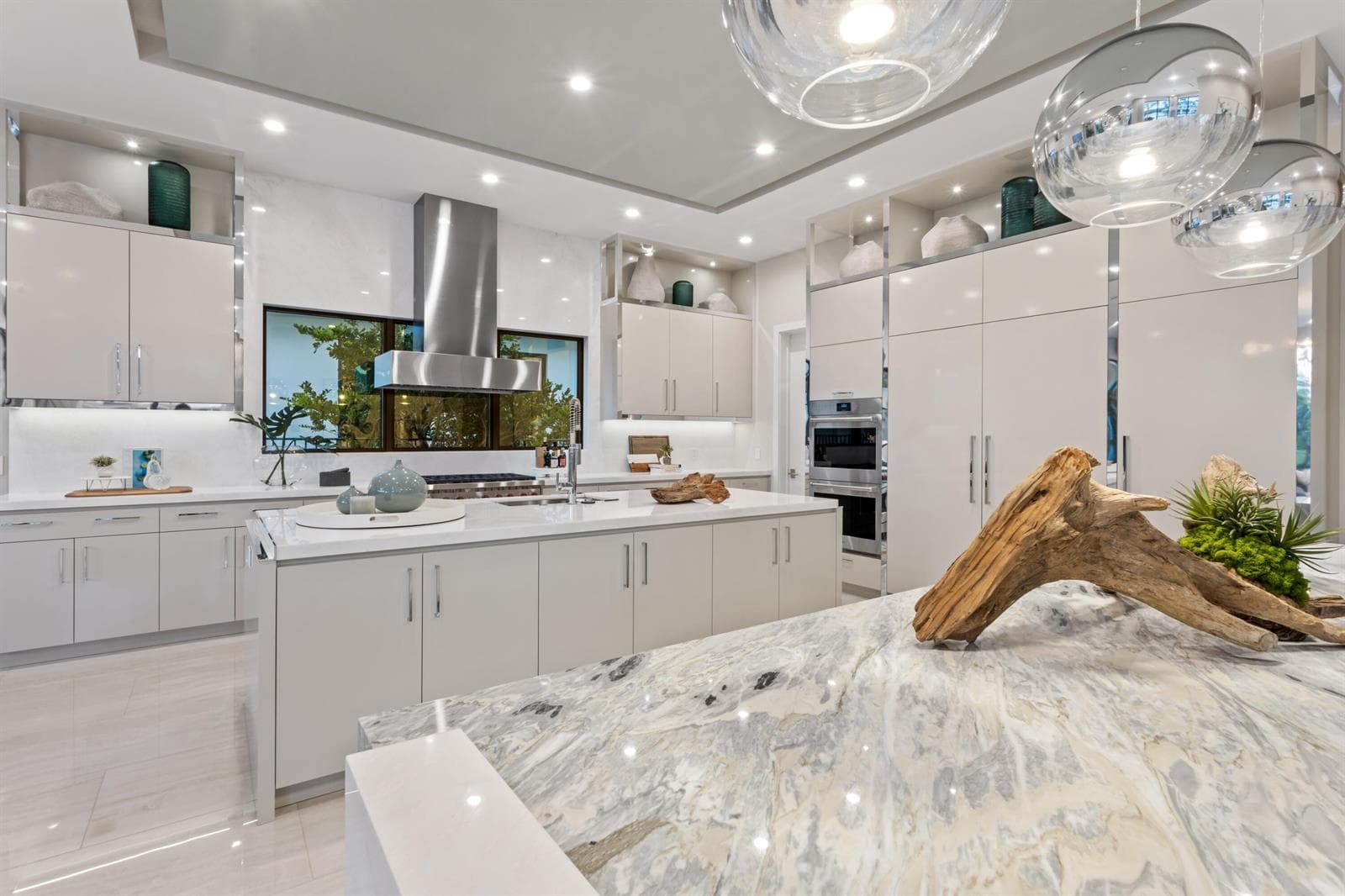 mls_KITCHEN_LEFT