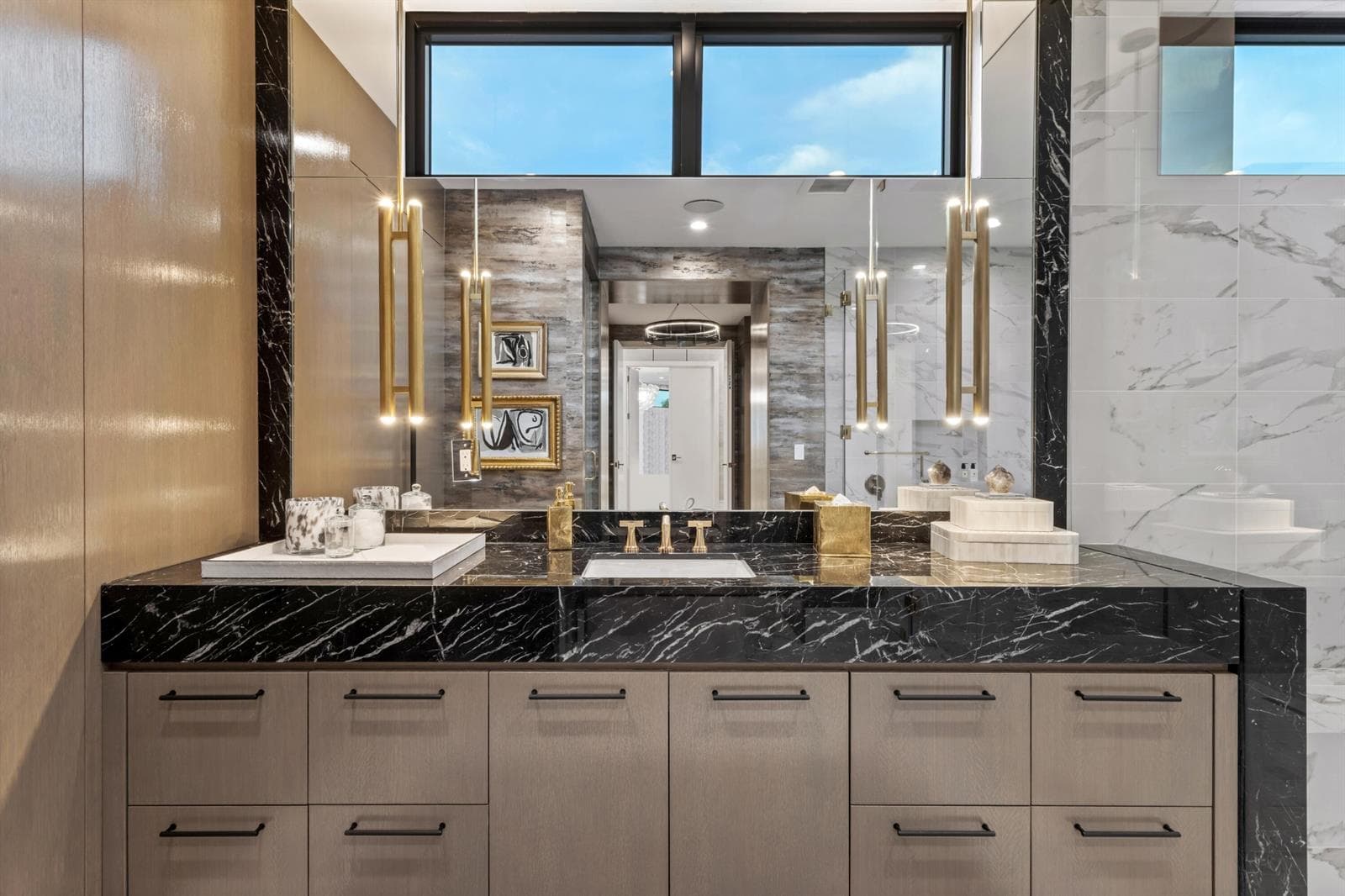mls_PRIMARY_BATHROOM_VANITY