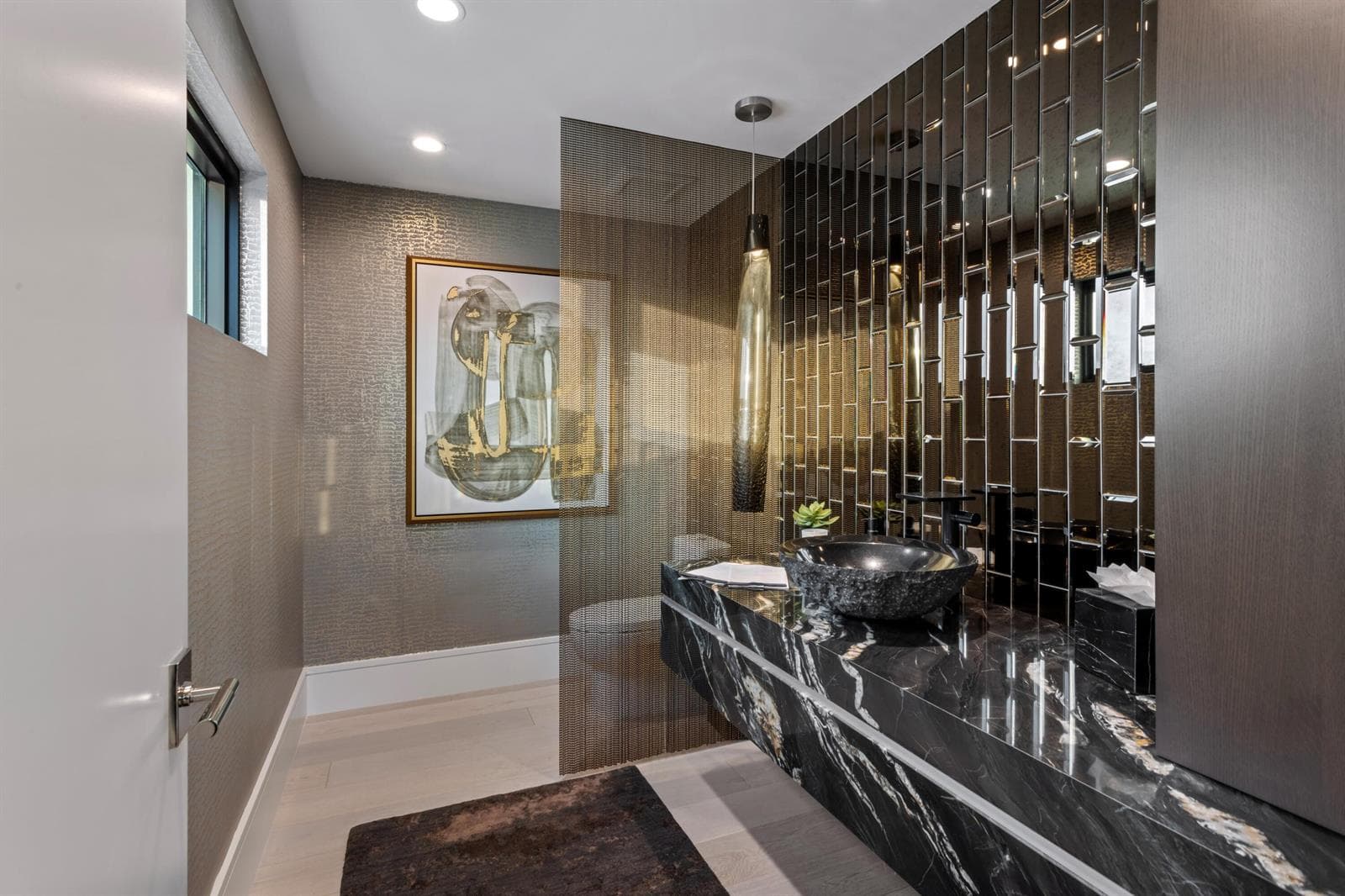 mls_BATHROOM_1