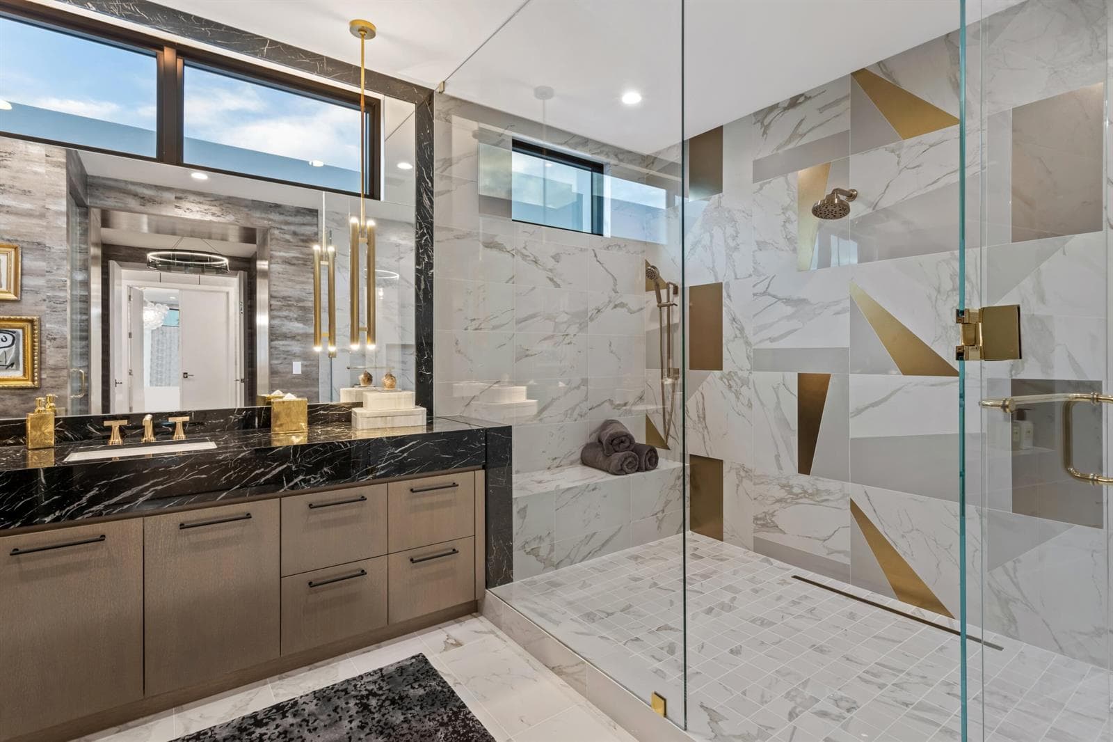 mls_PRIMARY_BATHROOM_ANGLE