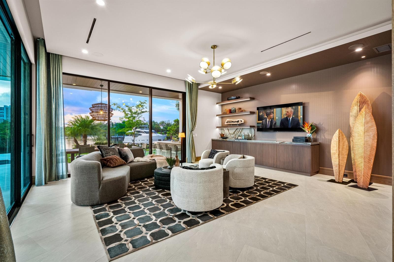 mls_CLUBROOM_WIDE