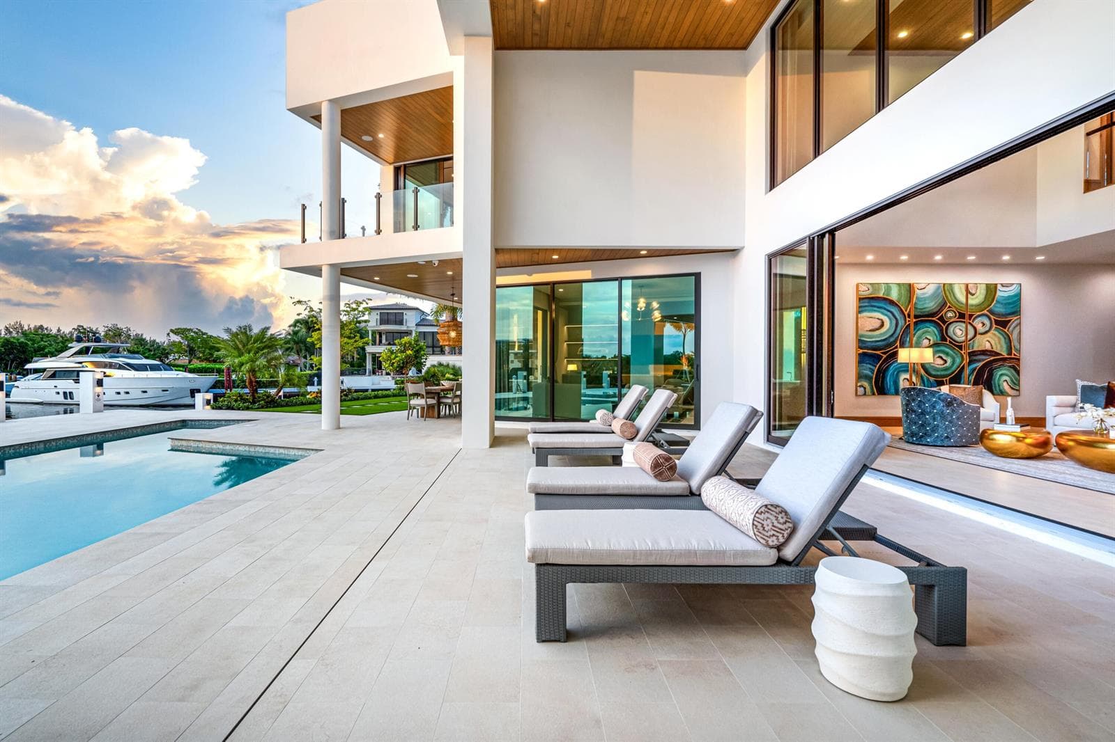 mls_PATIO_SEATING