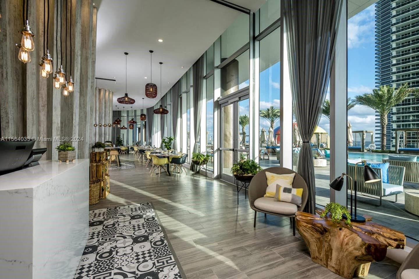 Hyde Beach House · #2101 in Hollywood - Photo 4