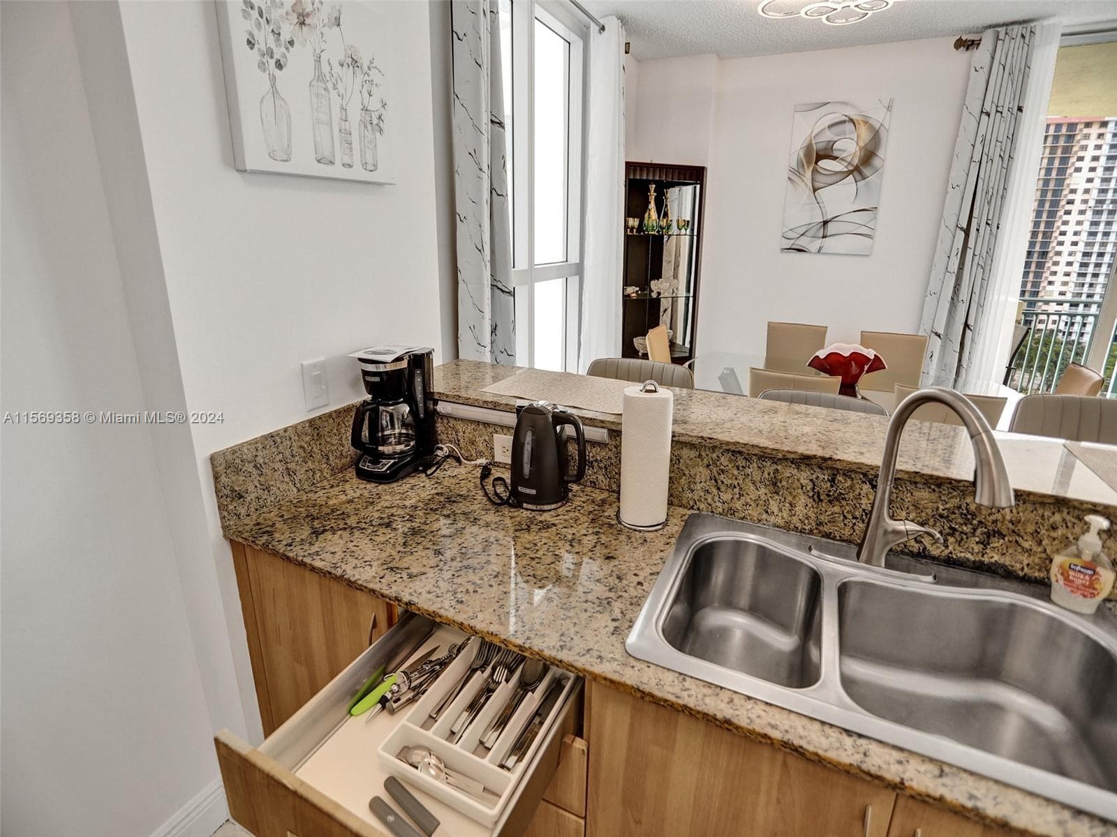King David · #1101 in Sunny Isles Beach - Photo 10