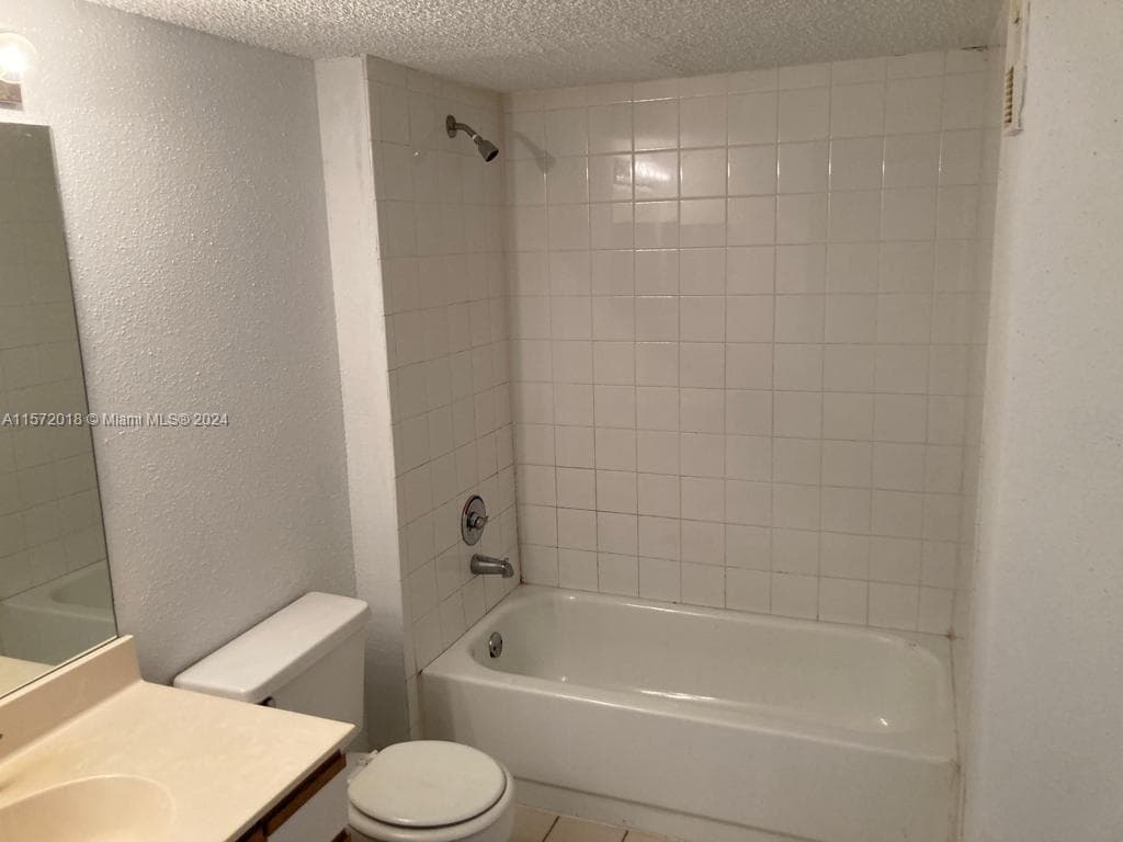 Windward lakes · #A111 in Pompano Beach - Photo 18