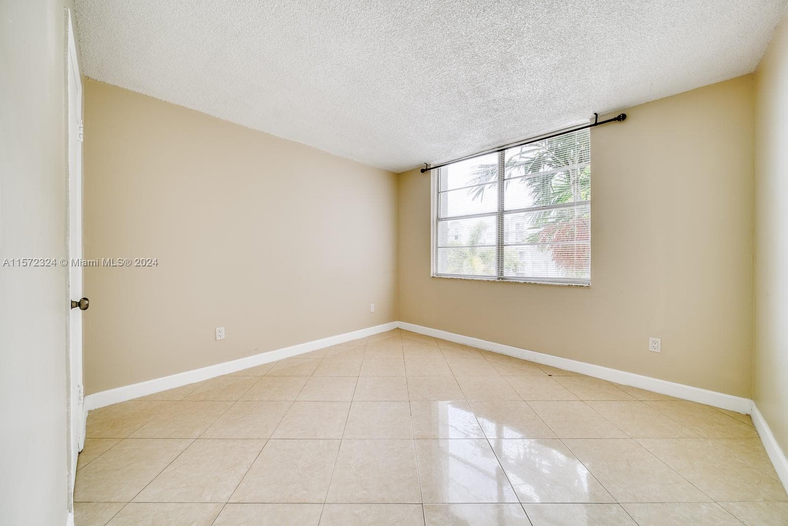 MONTECARLO CONDO · #D316 in Miami - Photo 2