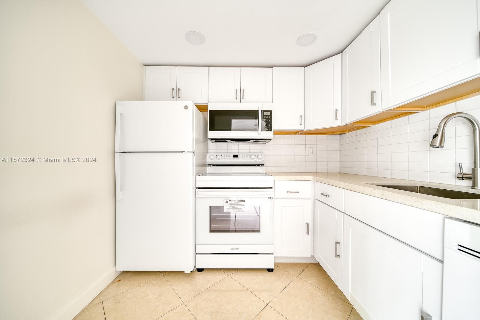 MONTECARLO CONDO · #D316 in Miami - Photo 13