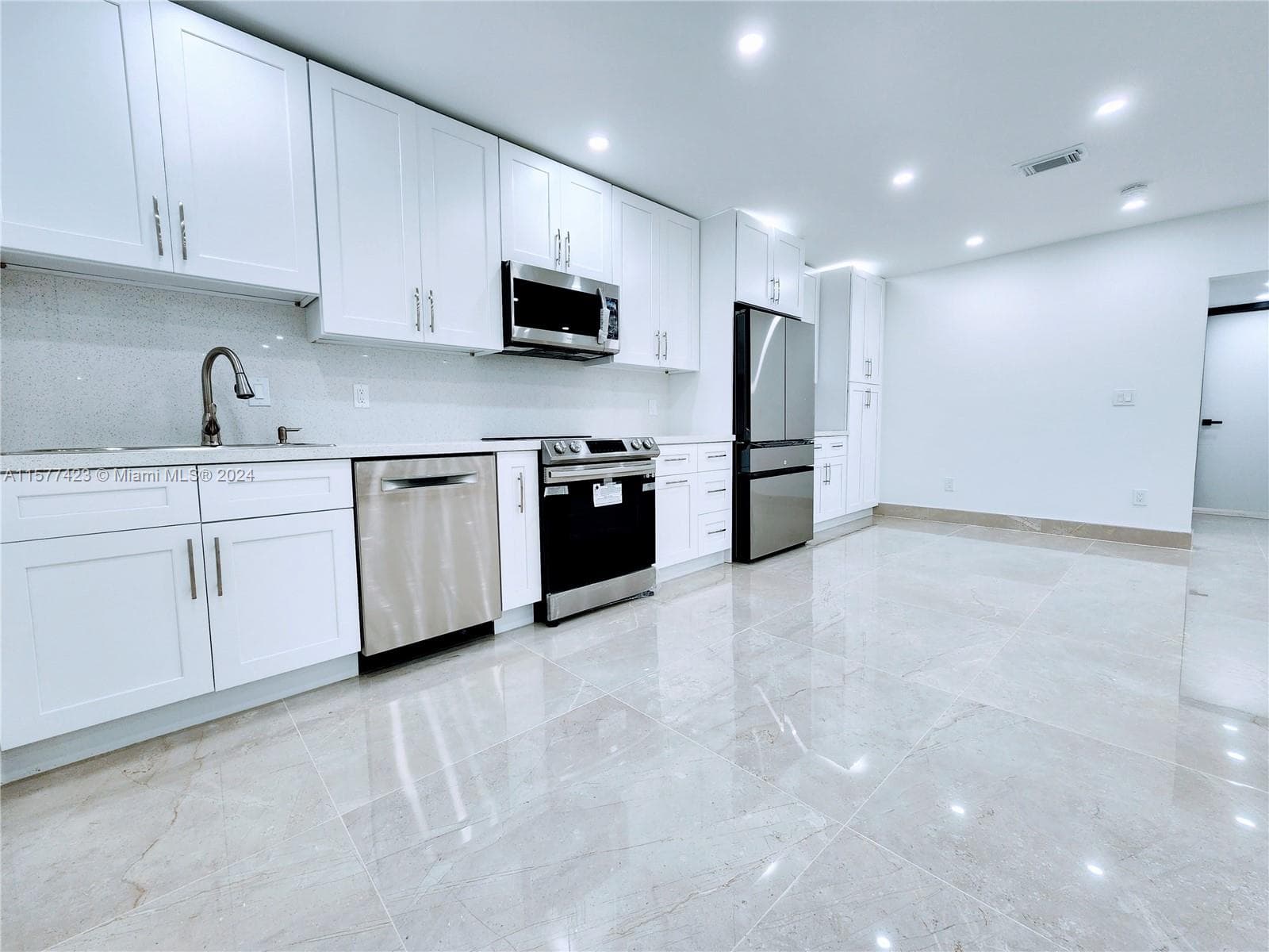 SANS SOUCI CONDO · #3 in North Miami - Photo 2