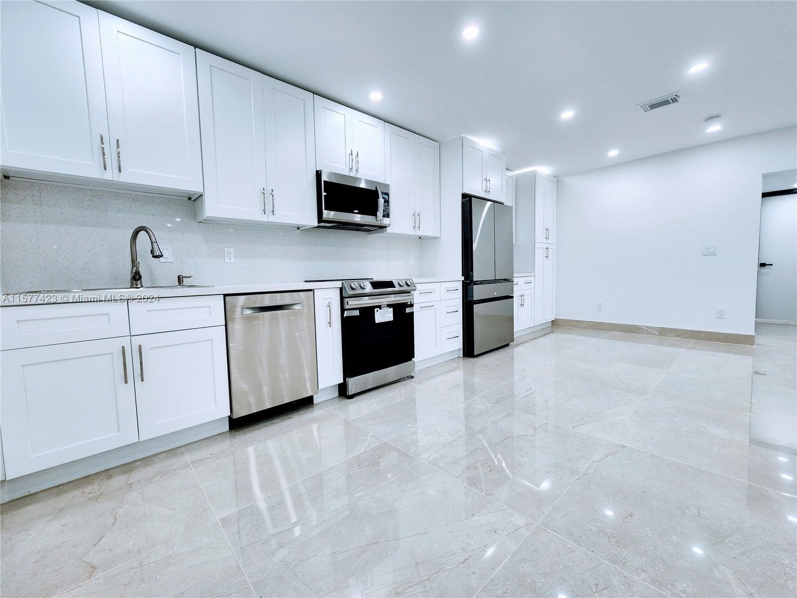 SANS SOUCI CONDO · #3 in North Miami - Photo 6