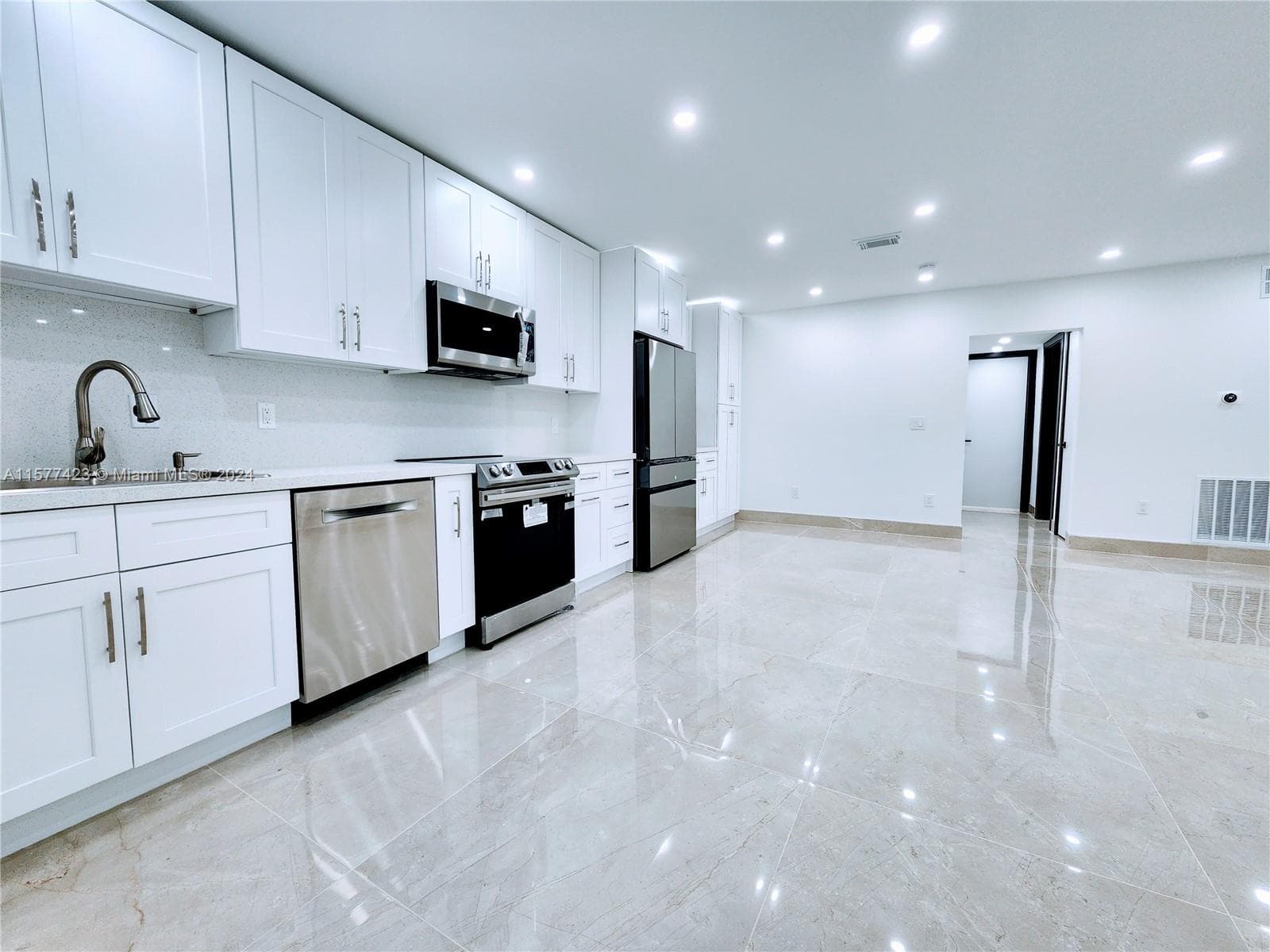 SANS SOUCI CONDO · #3 in North Miami - Photo 4