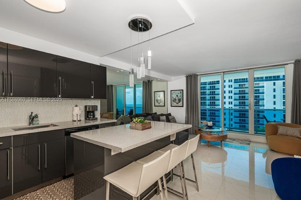 Roney Palace · #1111 in Miami Beach - Photo 2