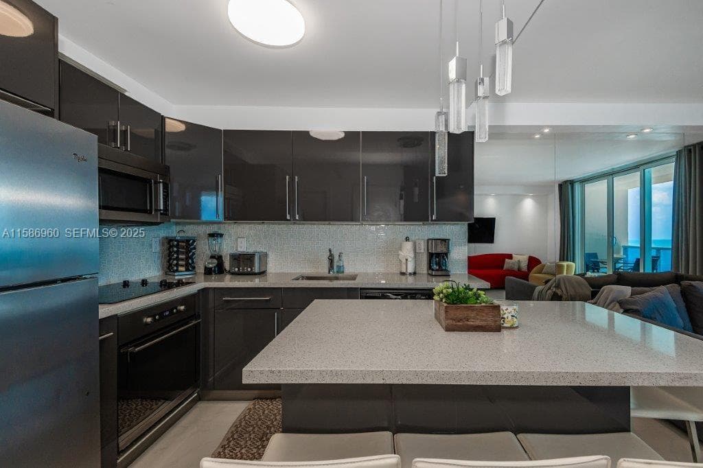 Roney Palace · #1111 in Miami Beach - Photo 16