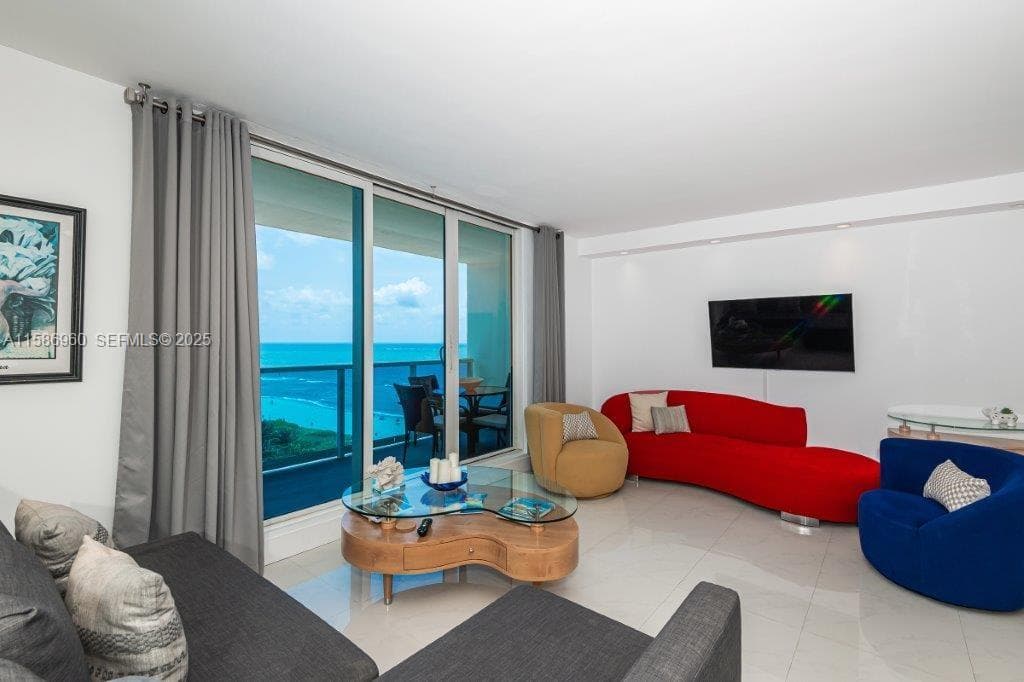 Roney Palace · #1111 in Miami Beach - Photo 5