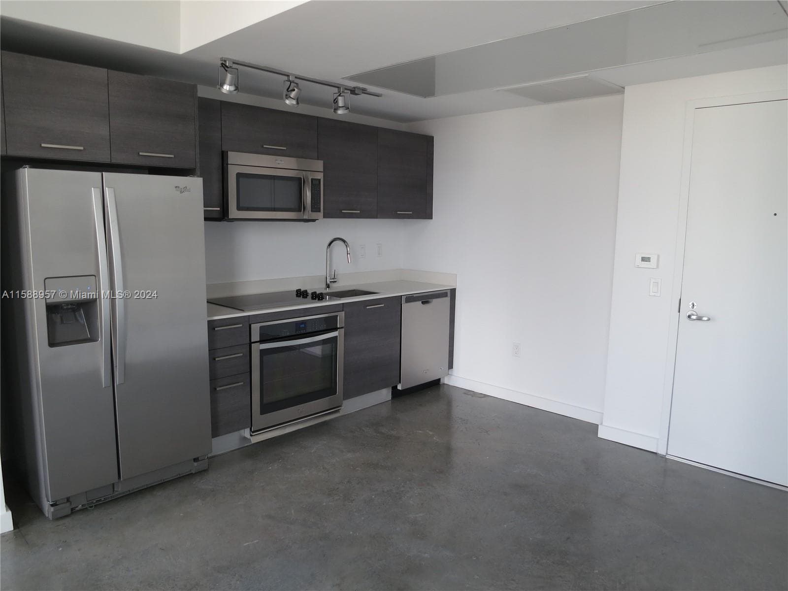 Centro · #1704 in Miami - Photo 2