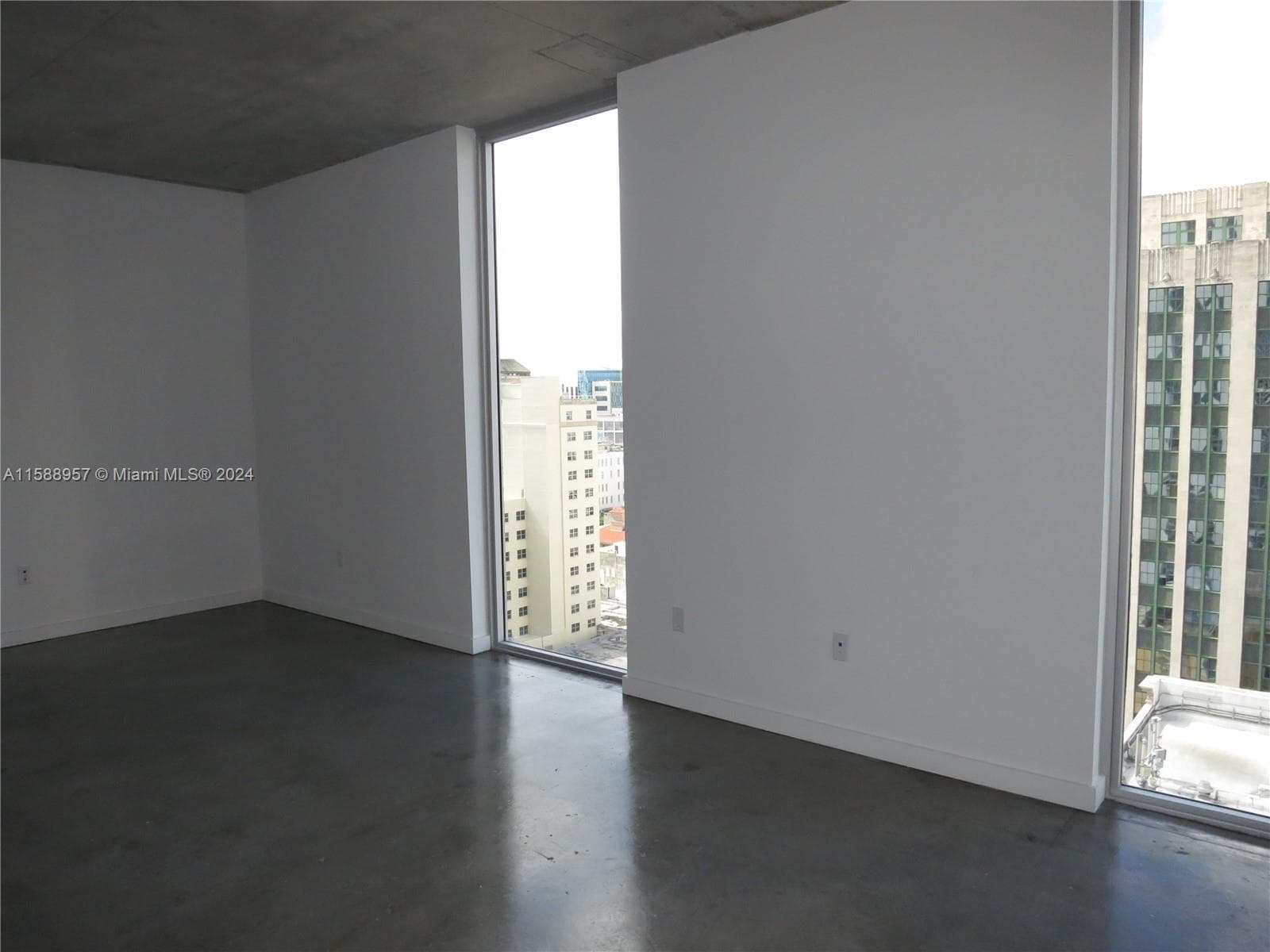 Centro · #1704 in Miami - Photo 4