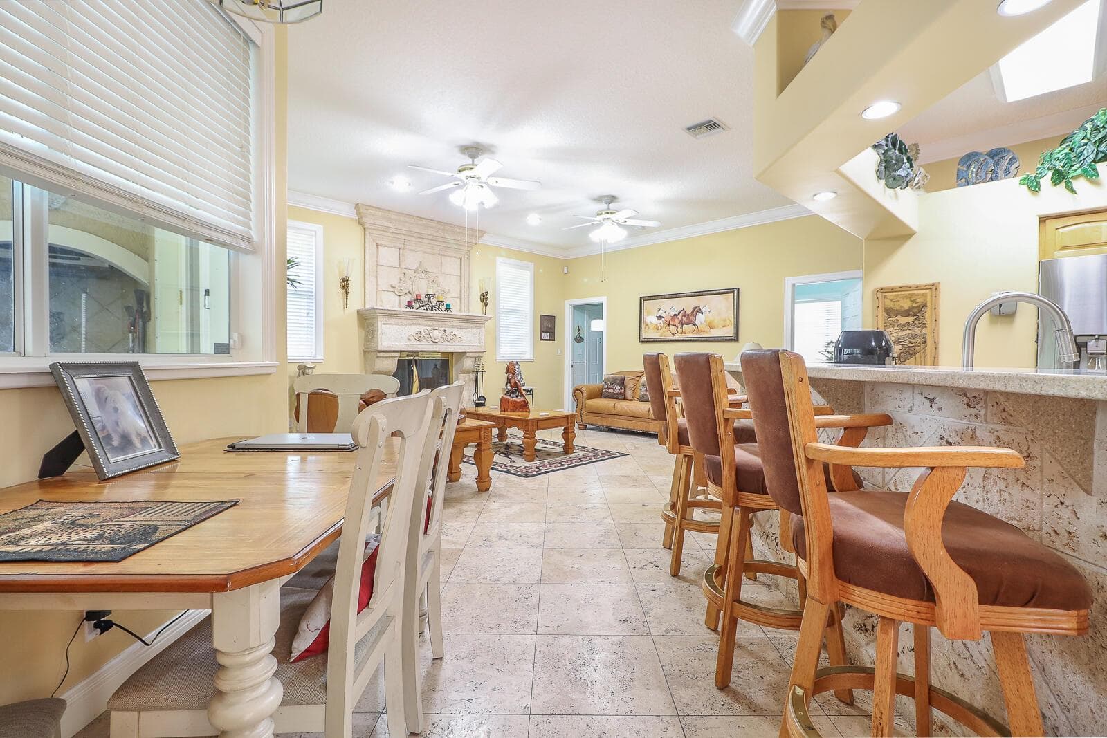 23-Breakfast Area