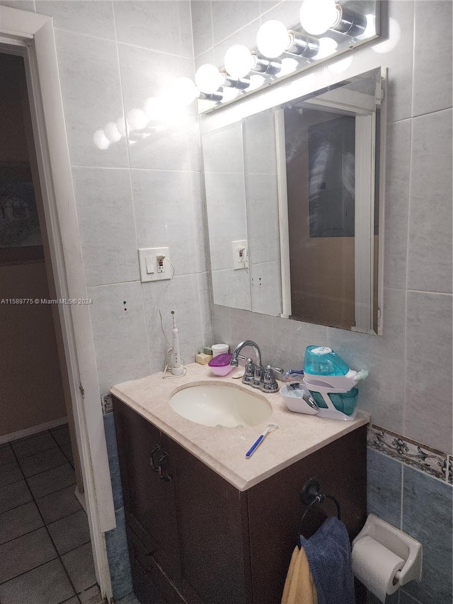 2740 SW 46th Ct photo 15