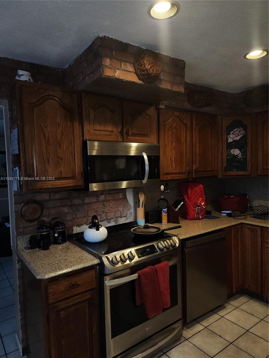 2740 SW 46th Ct photo 11