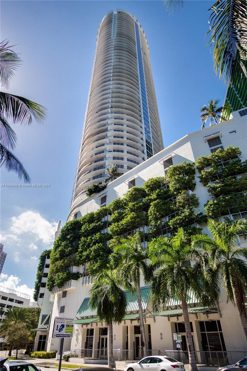 Opera Tower · #3512 in Miami - Photo 17