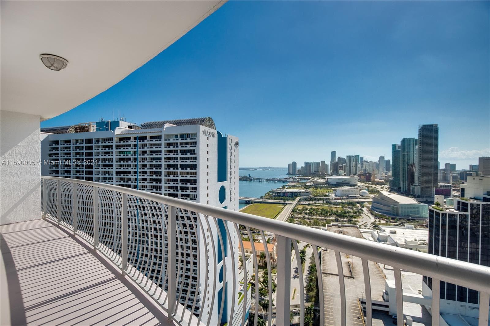 Opera Tower · #3512 in Miami - Photo 9