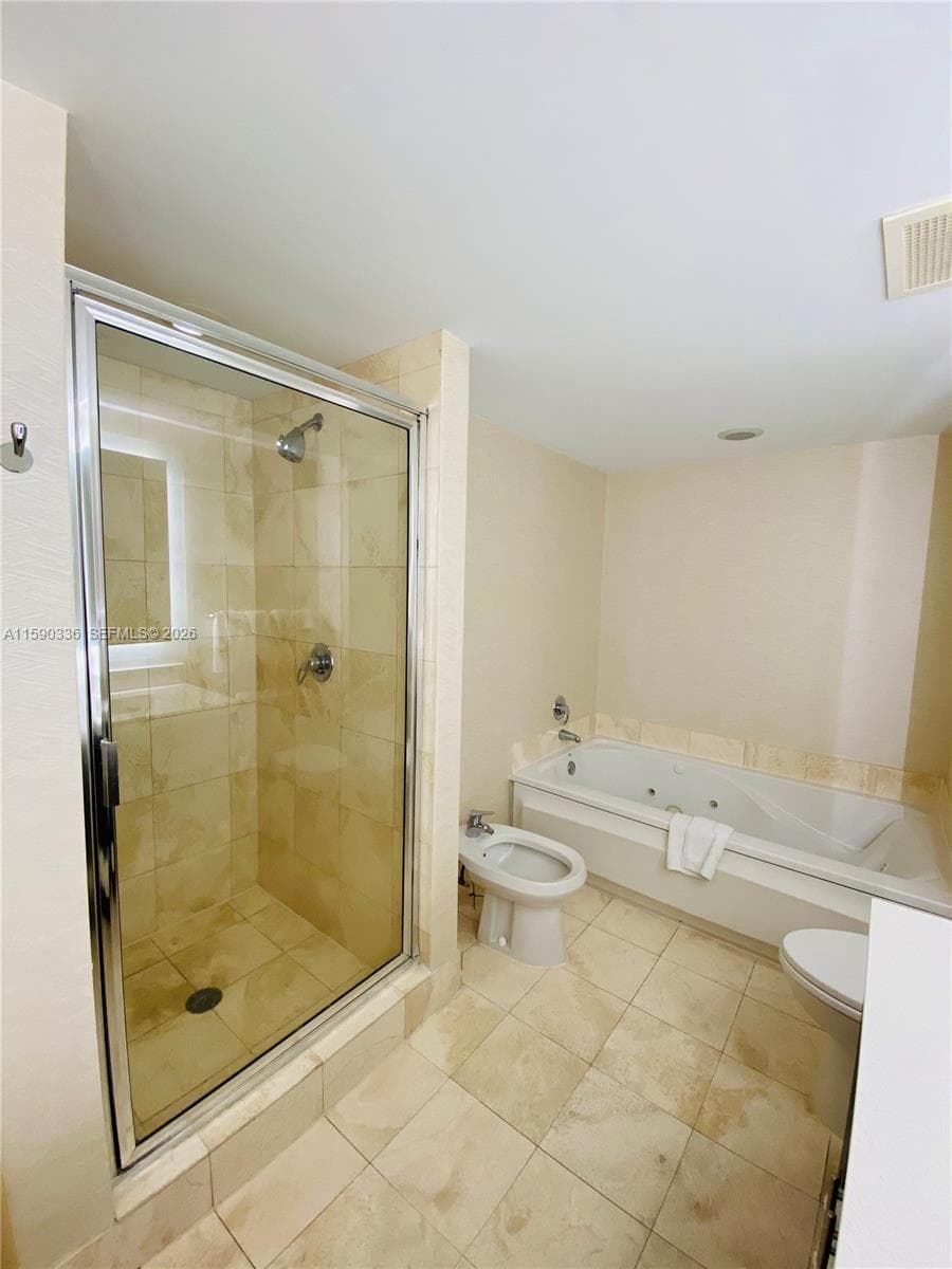 Ocean Point Beach Club · #705 in Sunny Isles Beach - Photo 13