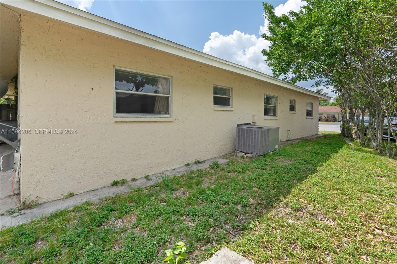 1440 NW 20th St photo 23
