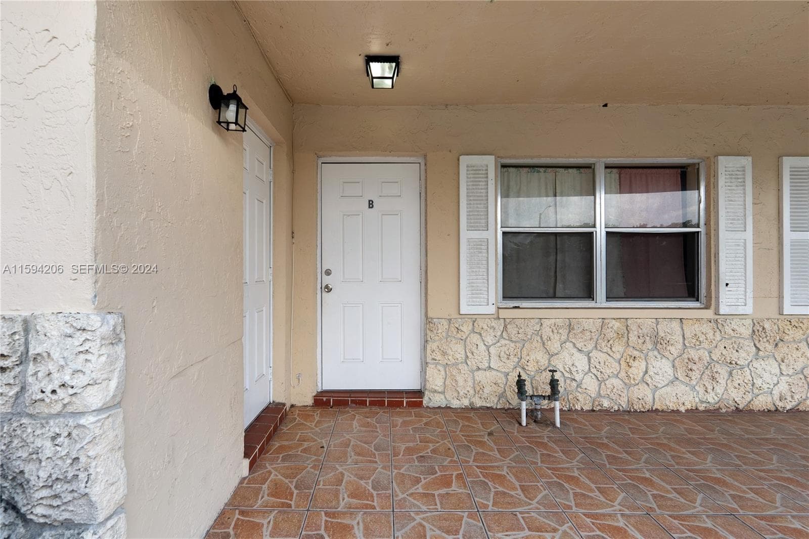 1440 NW 20th St photo 4