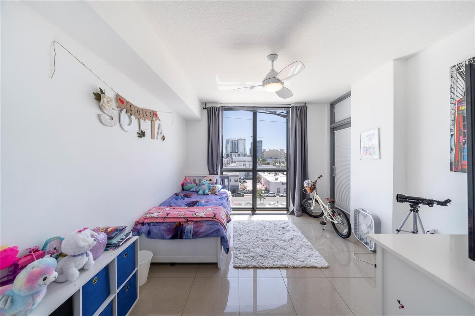 2 wth in-suite full bathroom