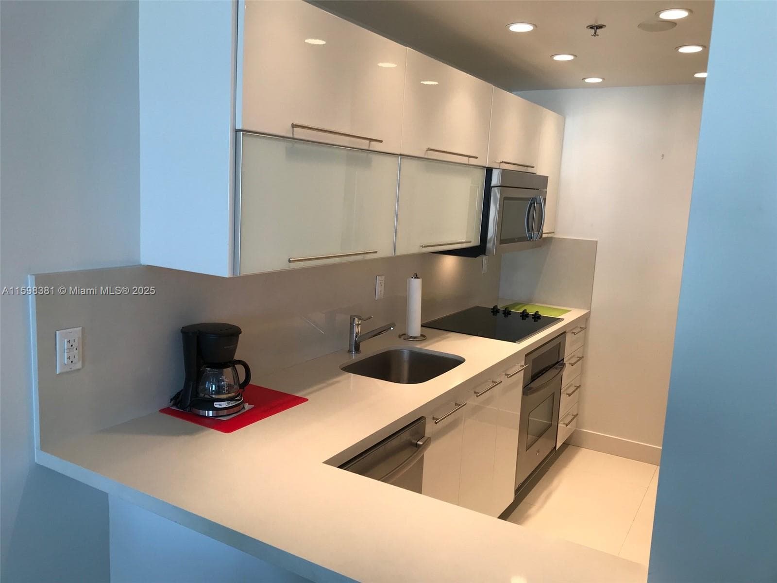 The Decoplage · #808 in Miami Beach - Photo 9