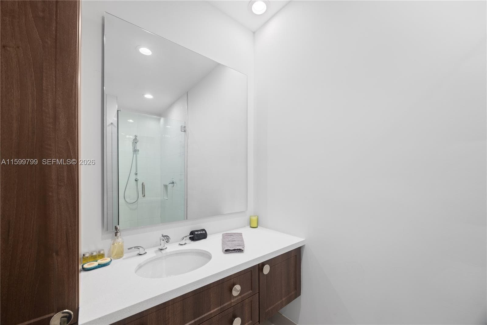 513 Palm Dr photo 38