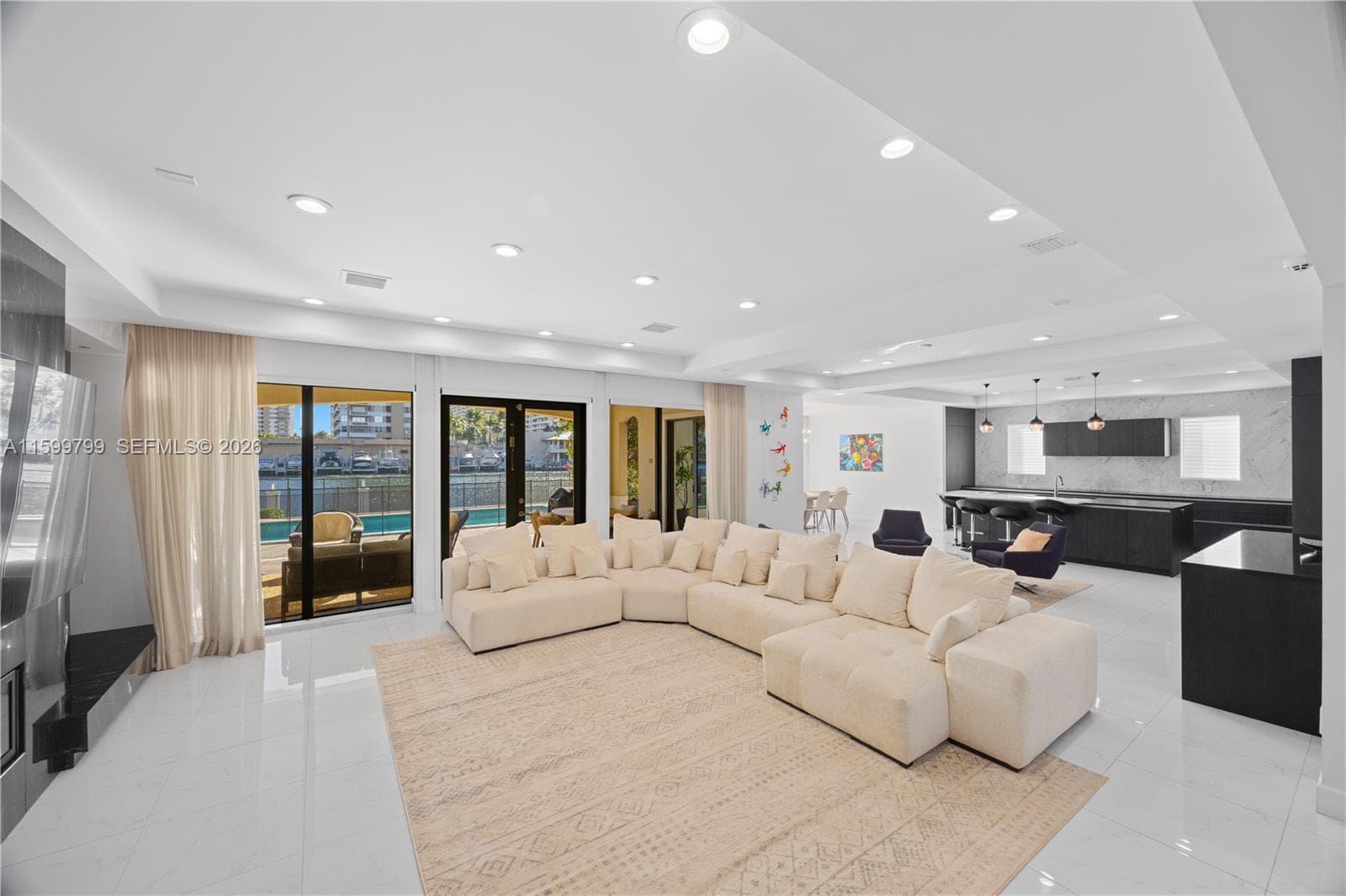 513 Palm Dr photo 14