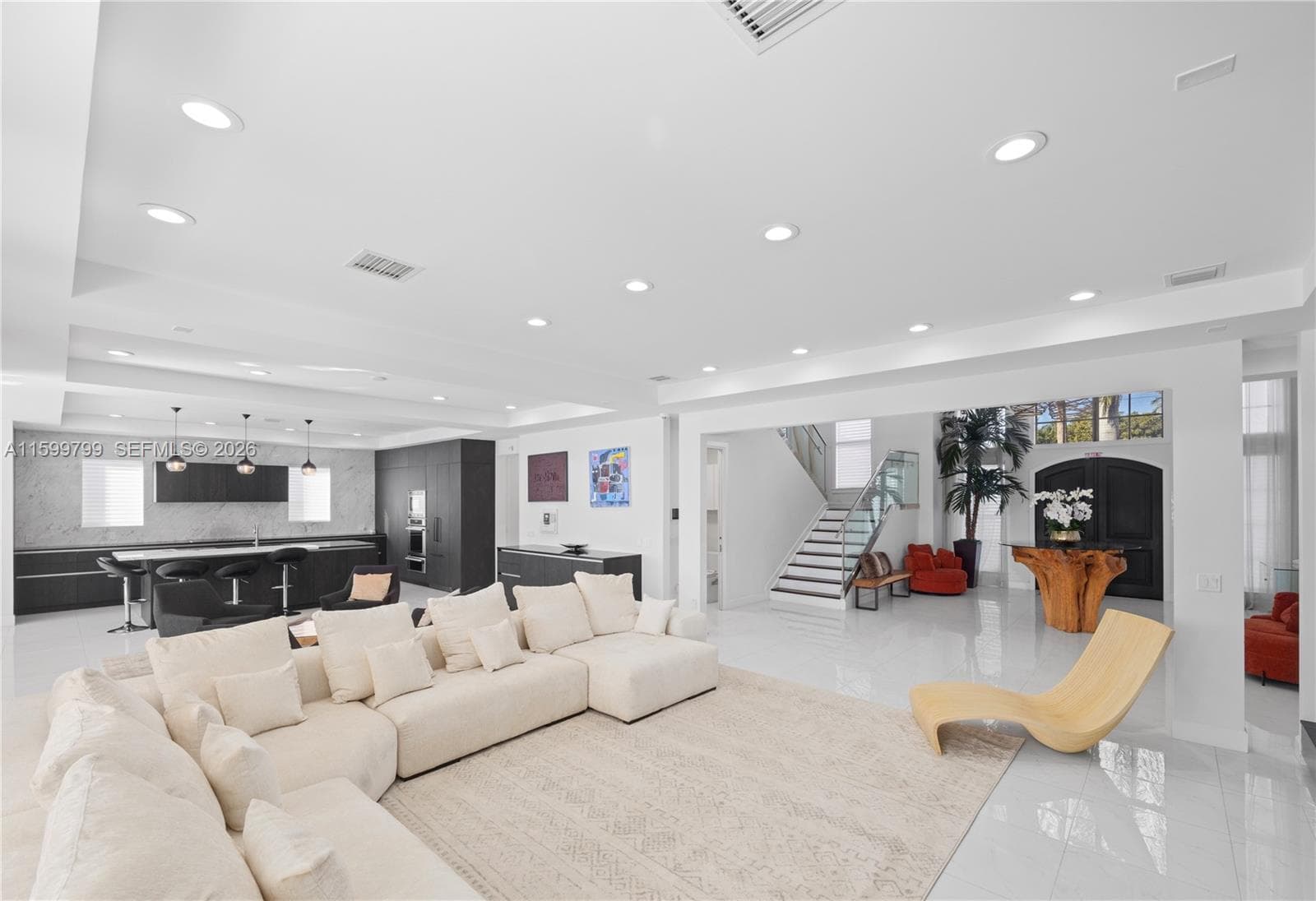 513 Palm Dr photo 15