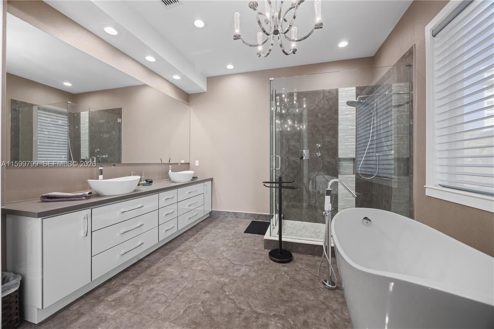 513 Palm Dr photo 25
