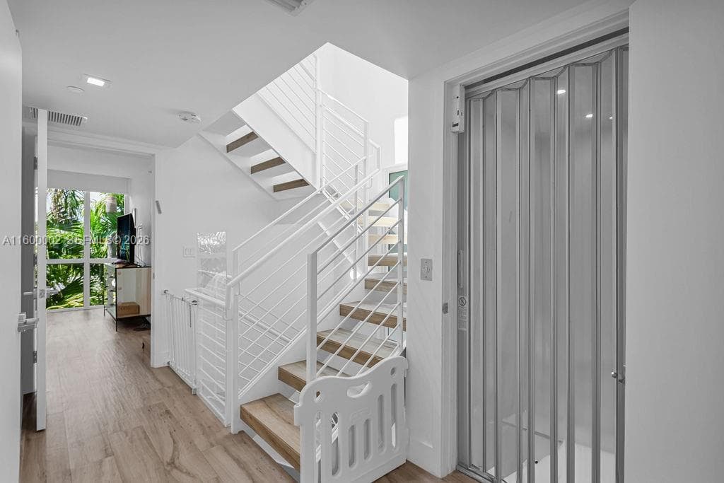 1000 99th St #14 photo 15