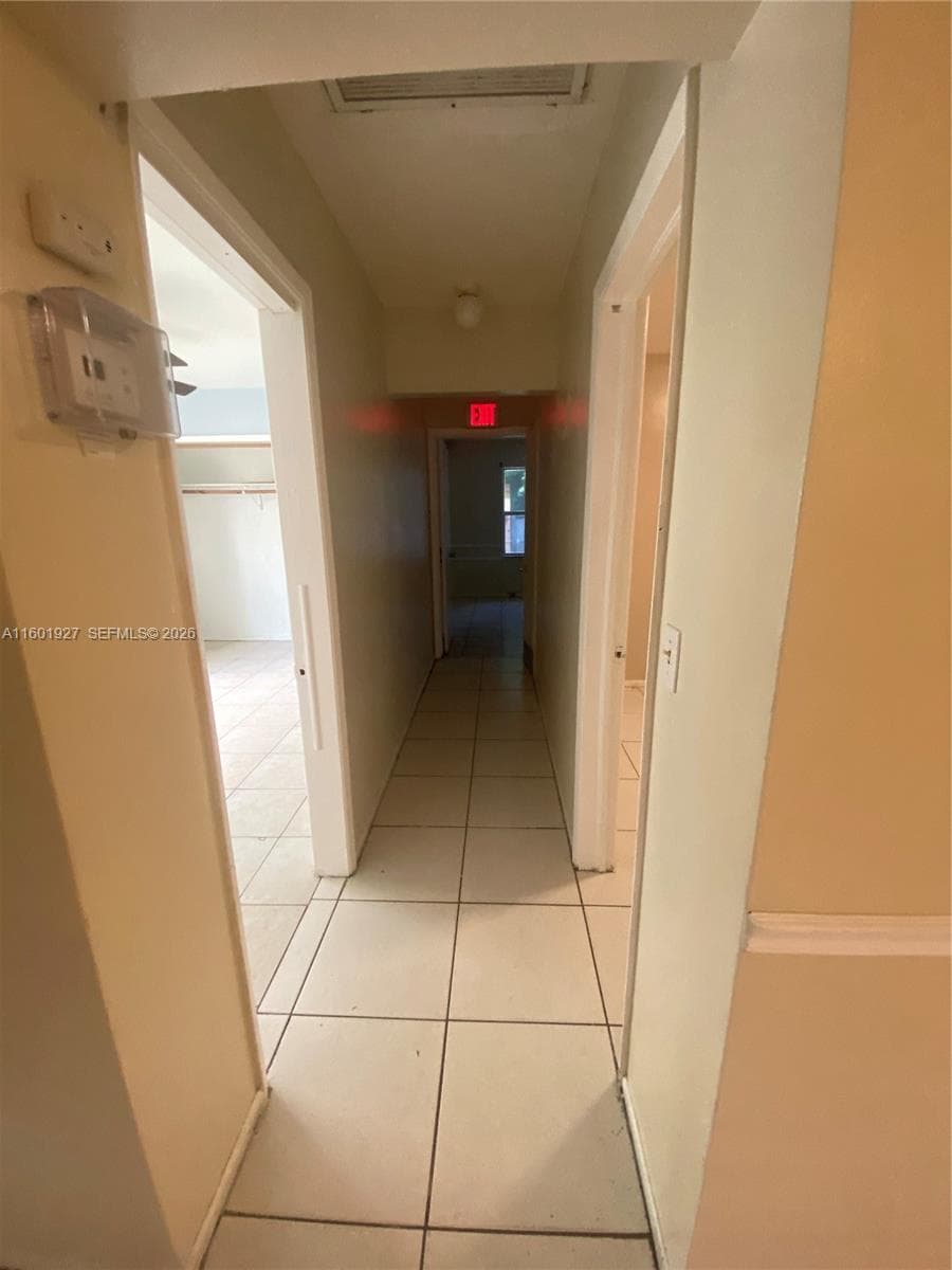 1739 SW 28th Ter photo 12