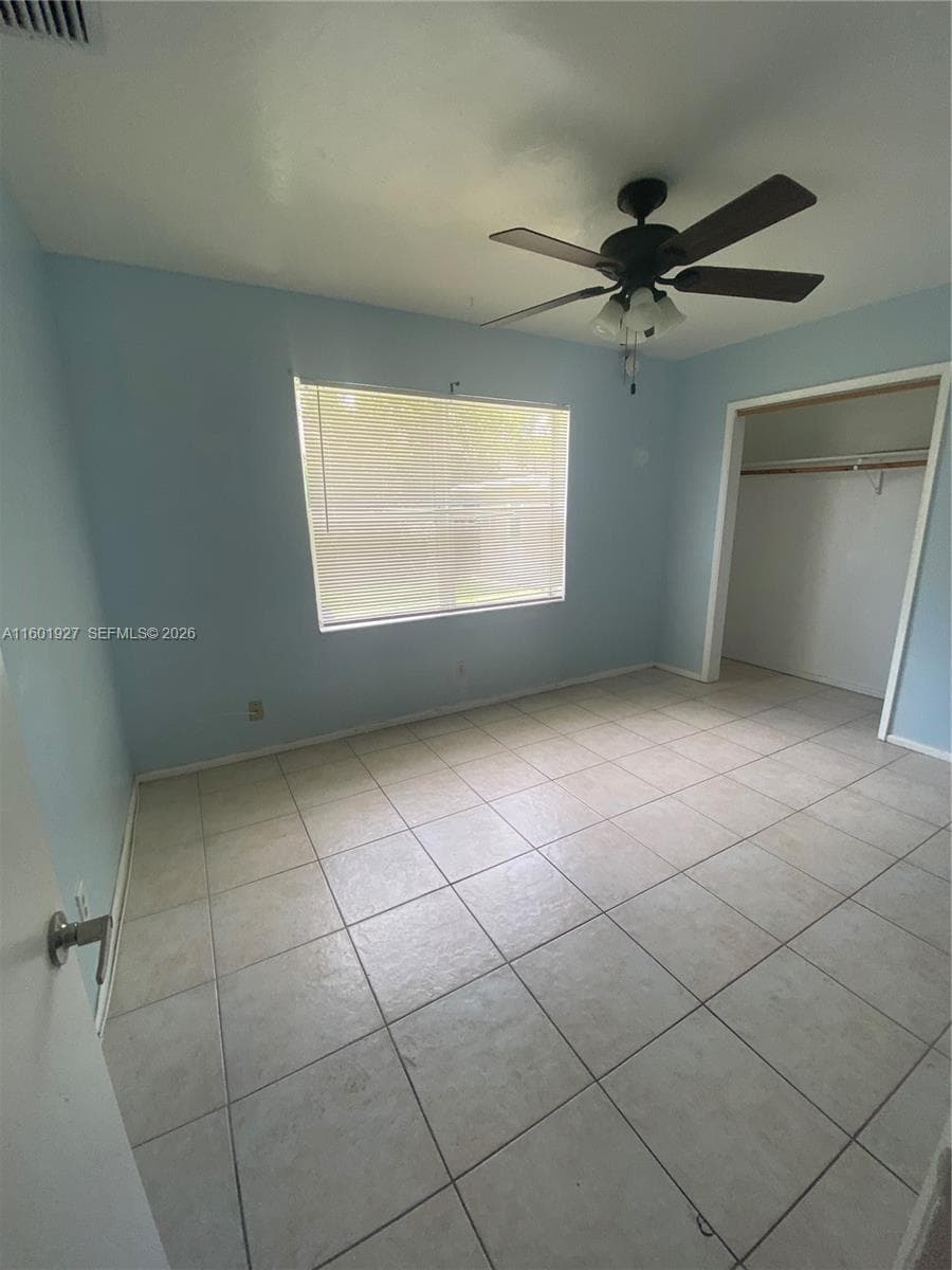 1739 SW 28th Ter photo 10