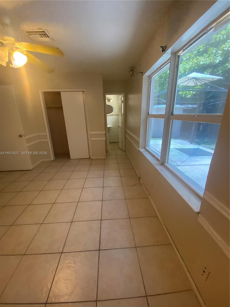 1739 SW 28th Ter photo 15