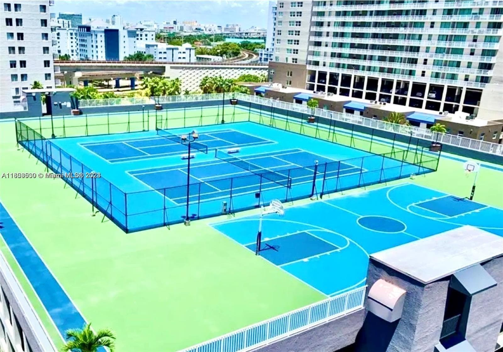 MADISON DOWNTOWN CONDO · #E-1501 in Miami - Photo 12