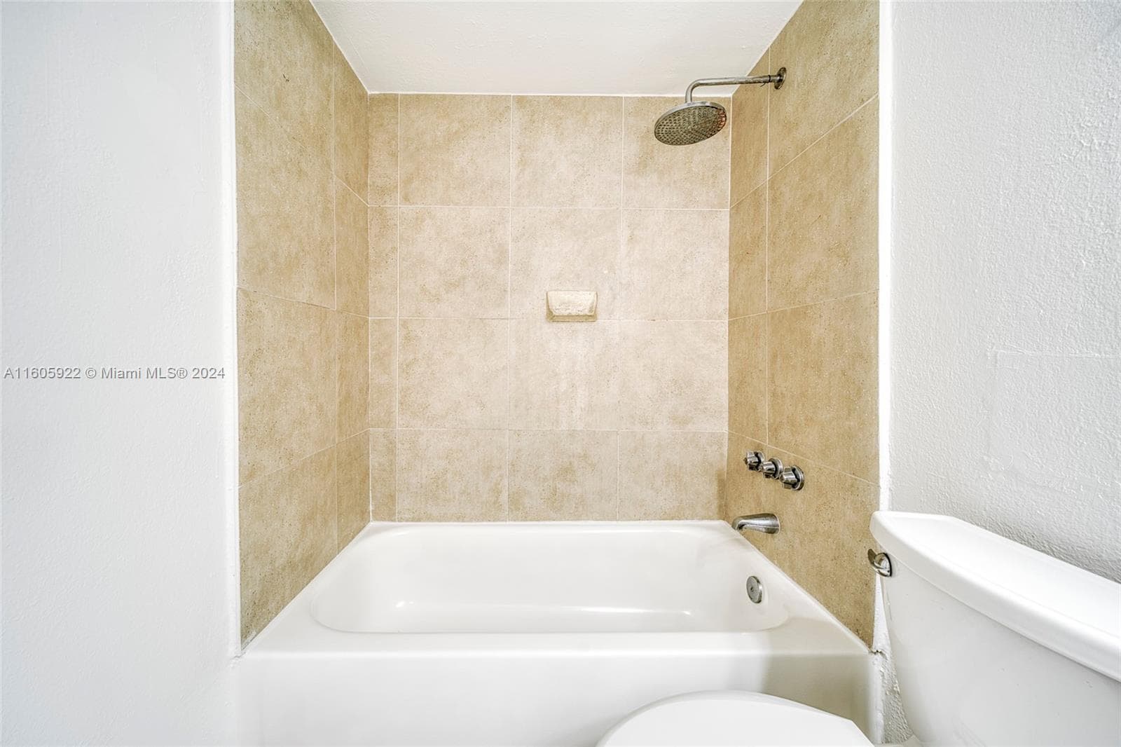 BAYVIEW PALMS · #122 in North Miami - Photo 11
