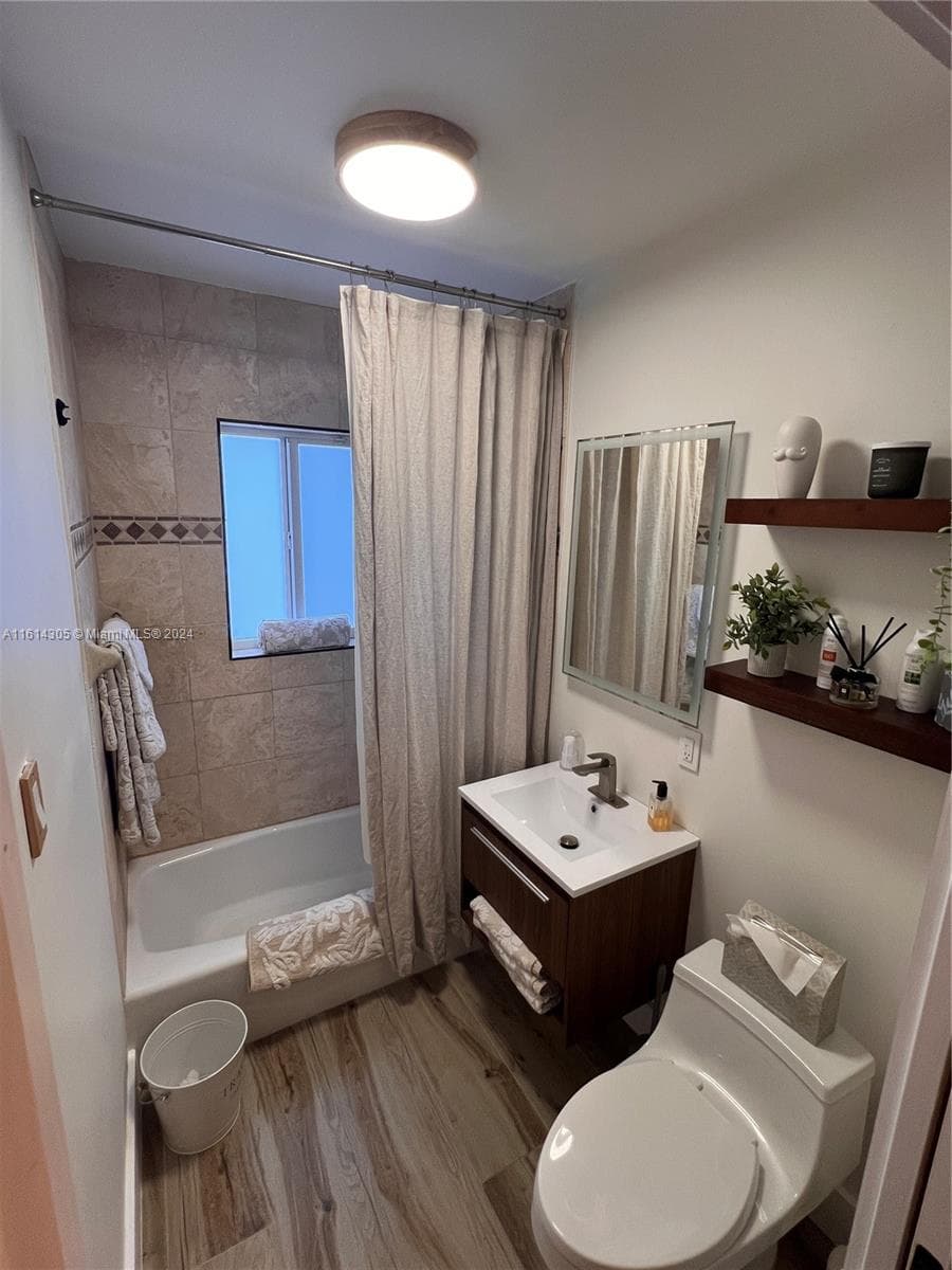 2156 NE 18th Ave photo 21