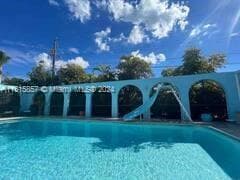 Huge Pool
