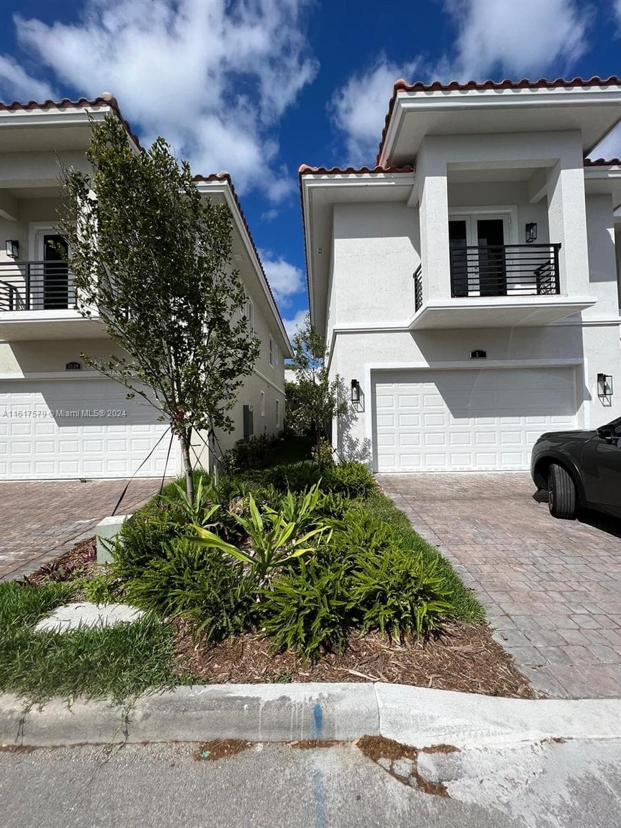 3537 Forest View Cir photo 17