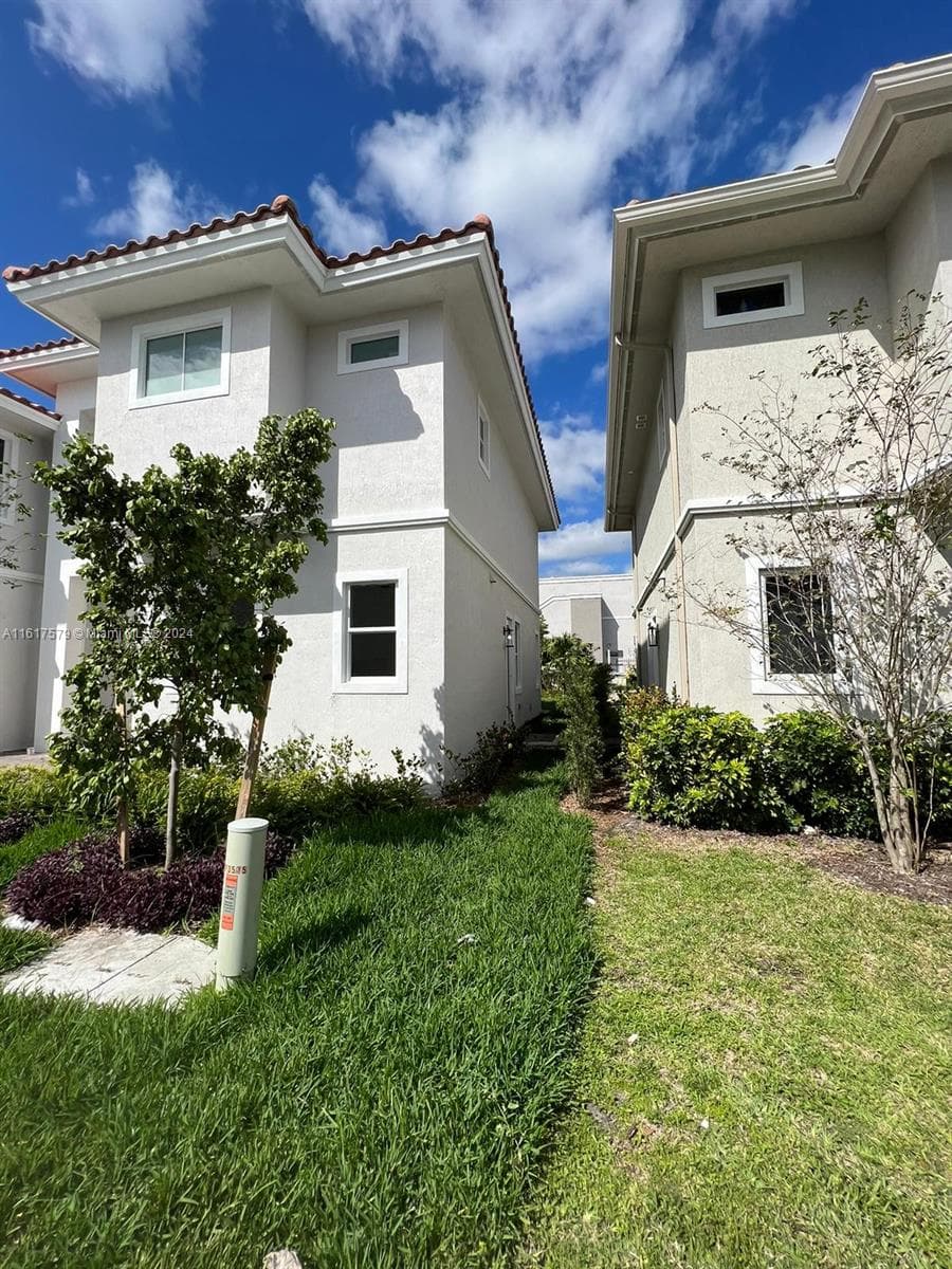 3537 Forest View Cir photo 16