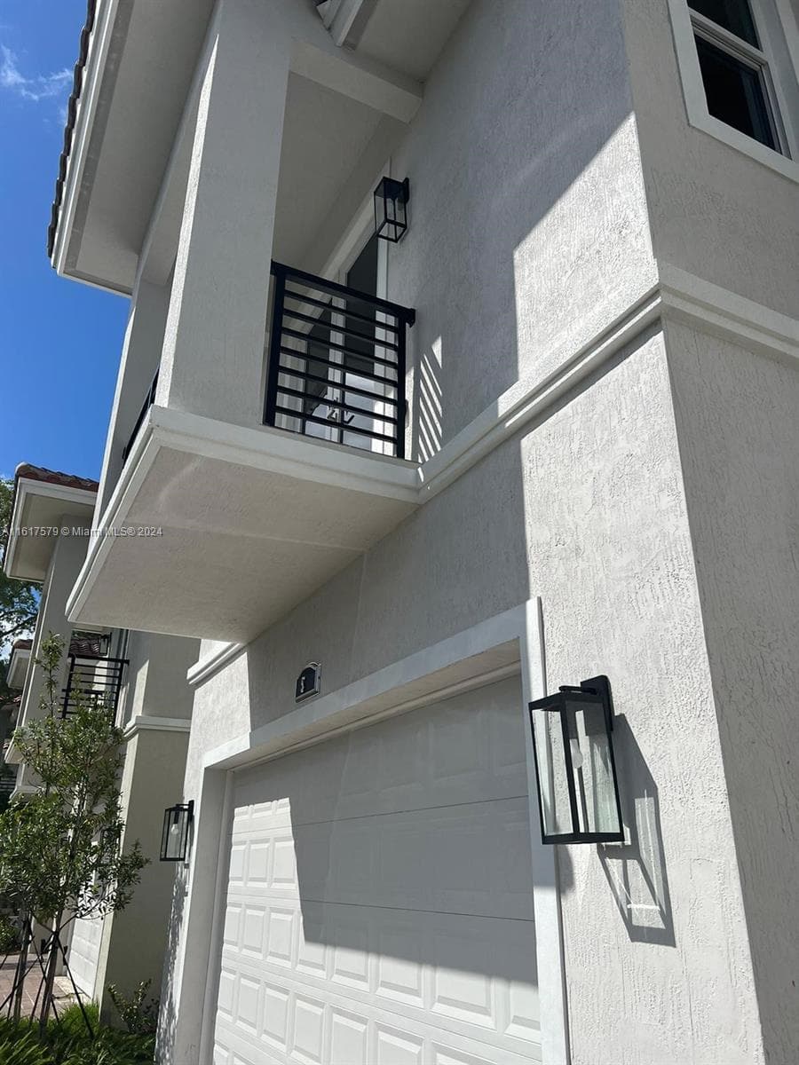 3537 Forest View Cir photo 12
